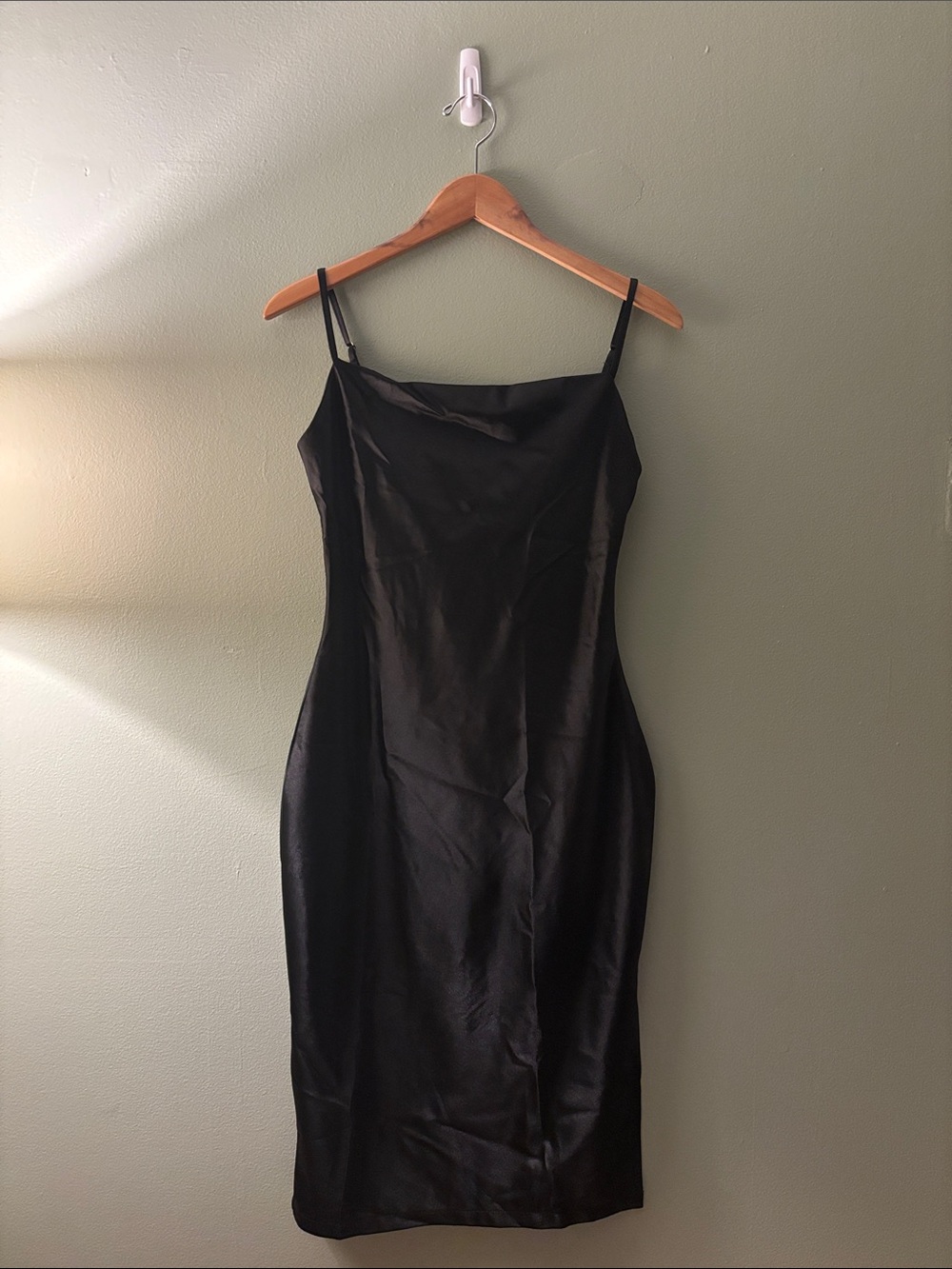 Classic Black Midi Slip Dress with Spaghetti Straps